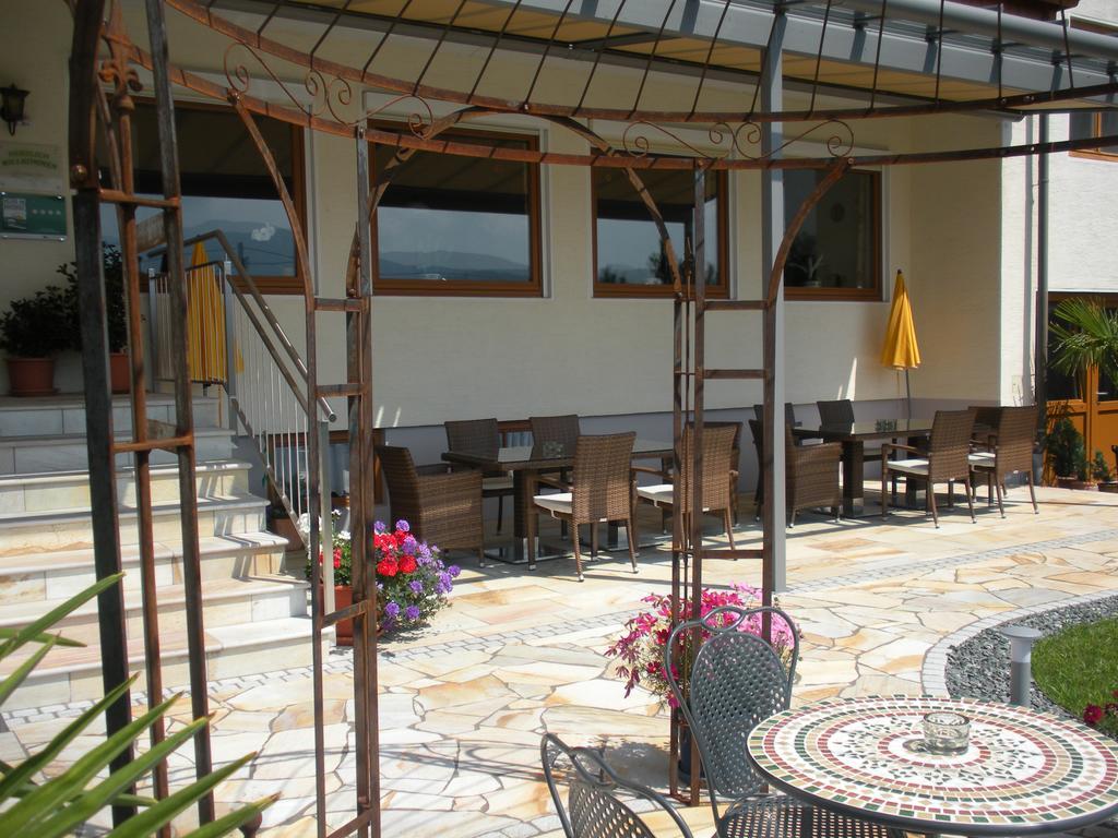 Fruhstuckspension Gotzfried-hof Guest house